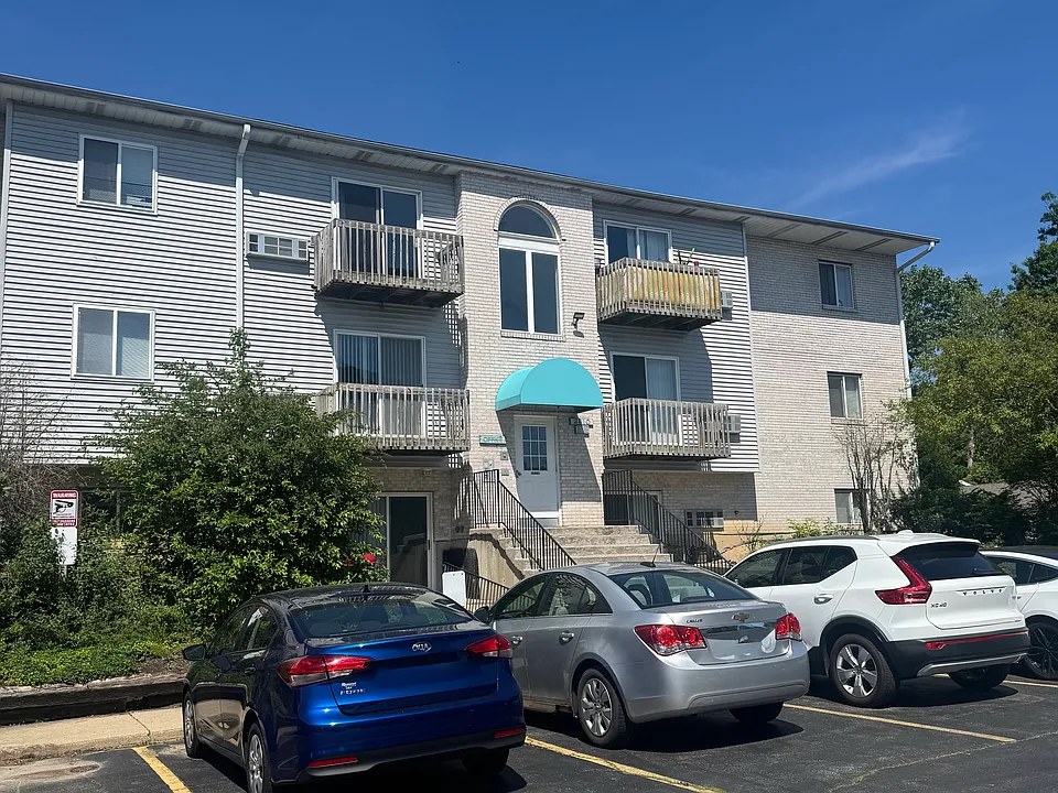 Grandvill Court Apts