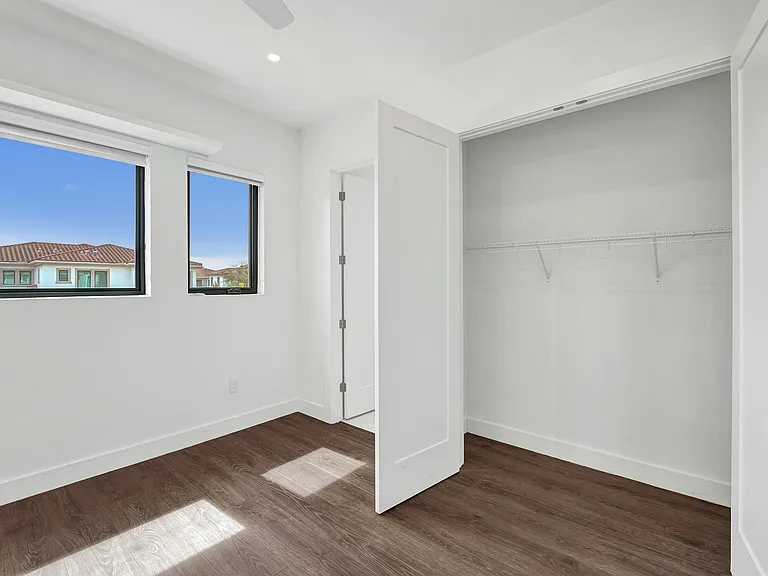 5939 Brookfield Cir W — Photo 14