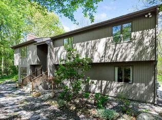 90 Trout Brook Ln, Scituate, RI 02831