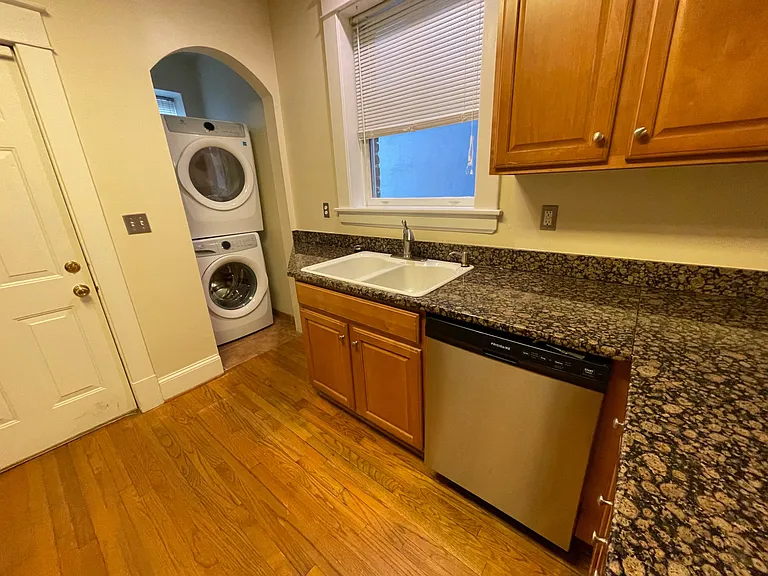 2906 E Broad St #2 — Photo 6