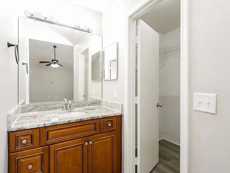 1060 Martin Blvd — Photo 12
