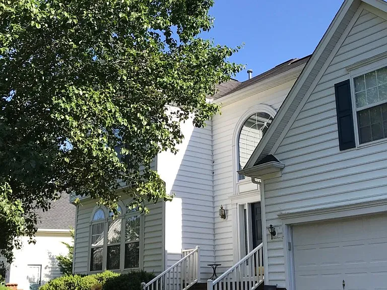 112 Stablegate Dr — Photo 1
