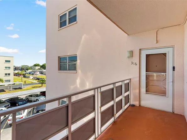 5623 80th St N Unit 316, Saint Petersburg, FL 33709