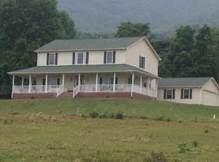 289 Cahas Ln, Boones Mill, VA 24065