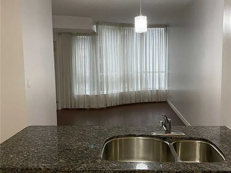 55 Bloor St E #709 — Photo 5