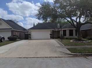 5242 Whitney Ct, Pasadena, TX 77505