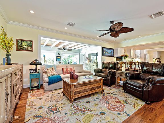 4th image of 801 Chapel Hill Blvd
