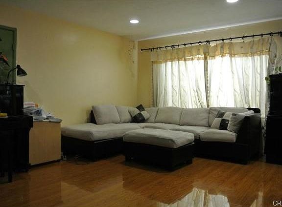 4th image of 5047 1/2 Bartlett Ave