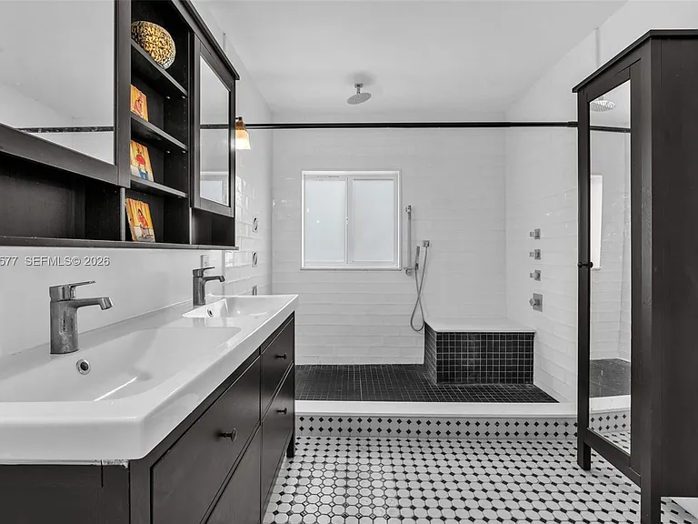 1807 SW 102nd Pl — Photo 35