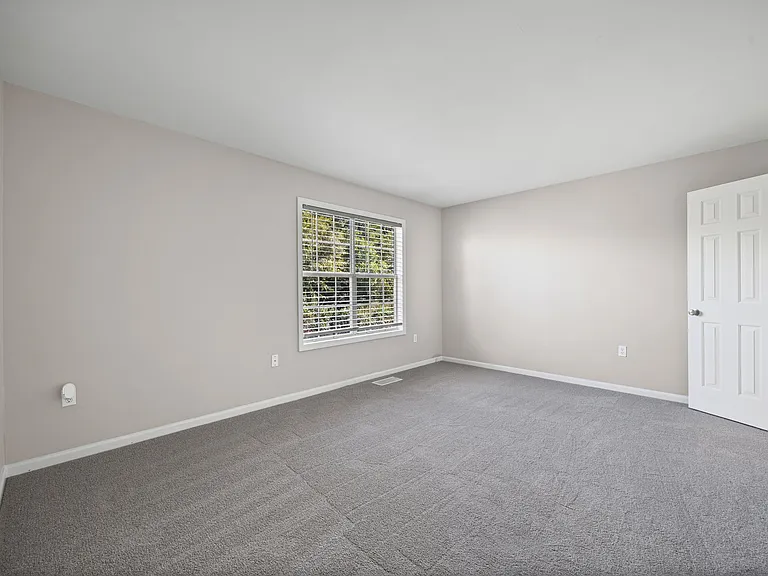 704 Heritage Pkwy — Photo 17