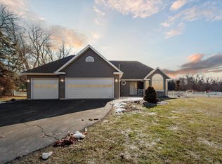 5603 W Fenrick Rd, Janesville, WI 53548