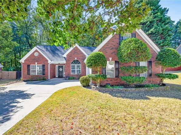 2628 Cascade Cove Dr, Buford, GA 30519
