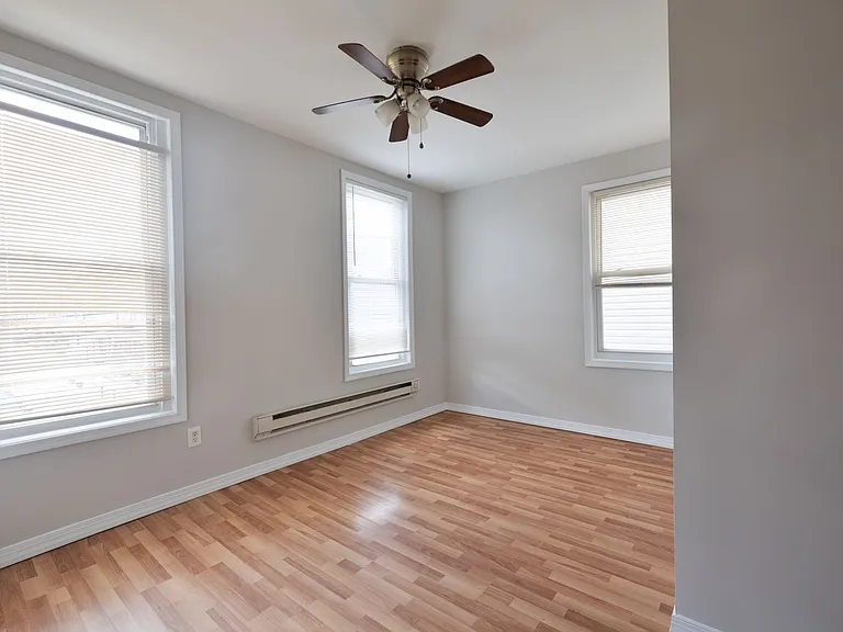 524 N Preston St — Photo 5