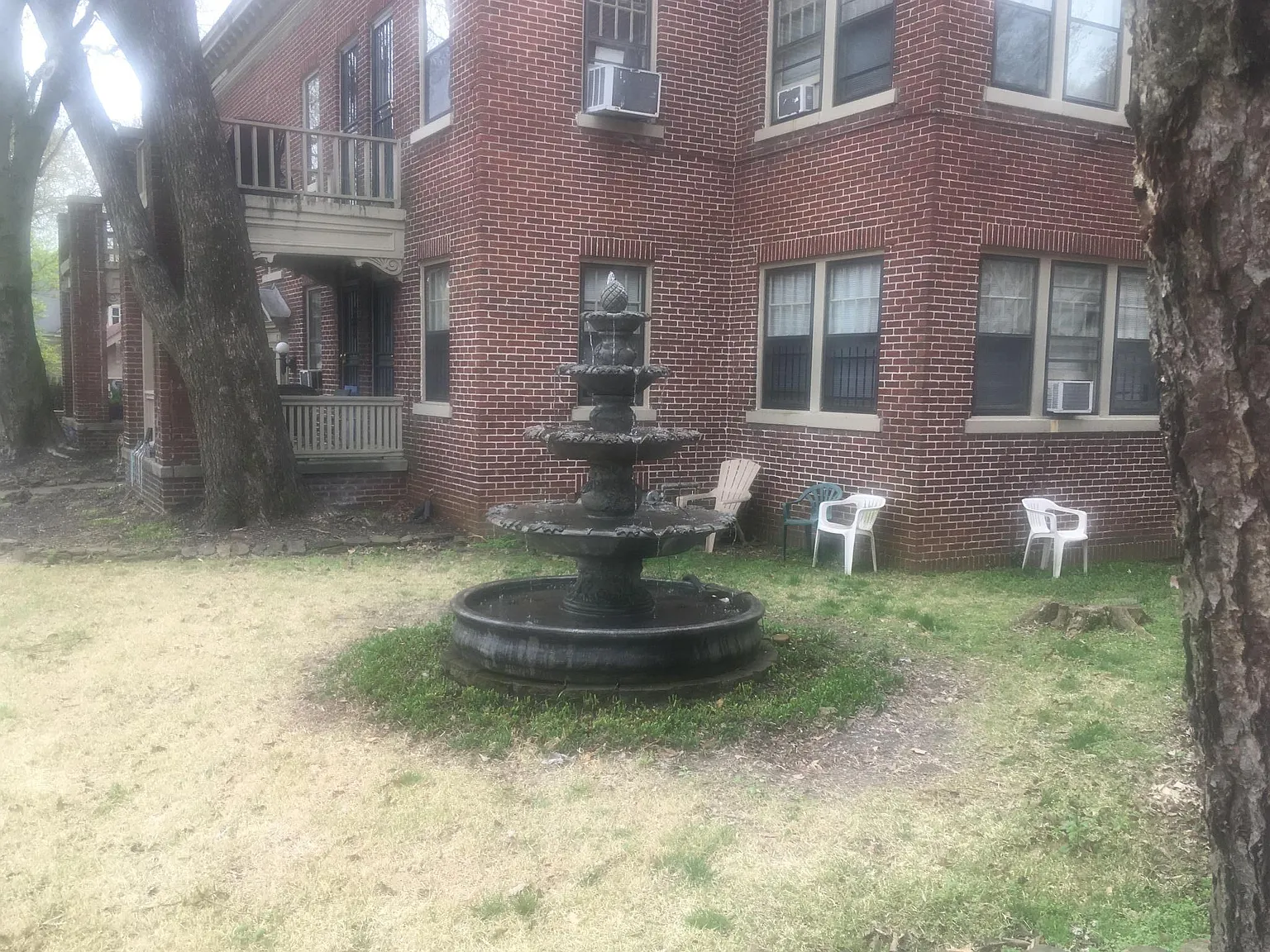 1845 Peabody Ave — Photo 1
