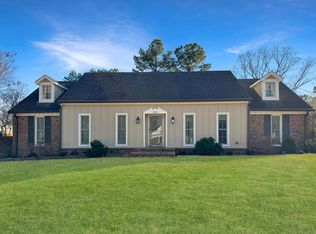 8301 Misty Creek Dr, Germantown, TN 38138