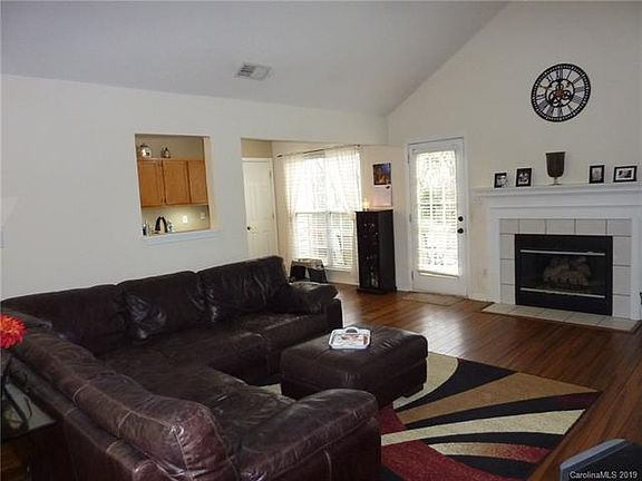 2nd image of 8313 Vermilion Dr