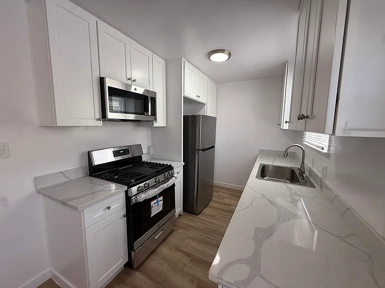 14115 Gilmore St #2 — Photo 3