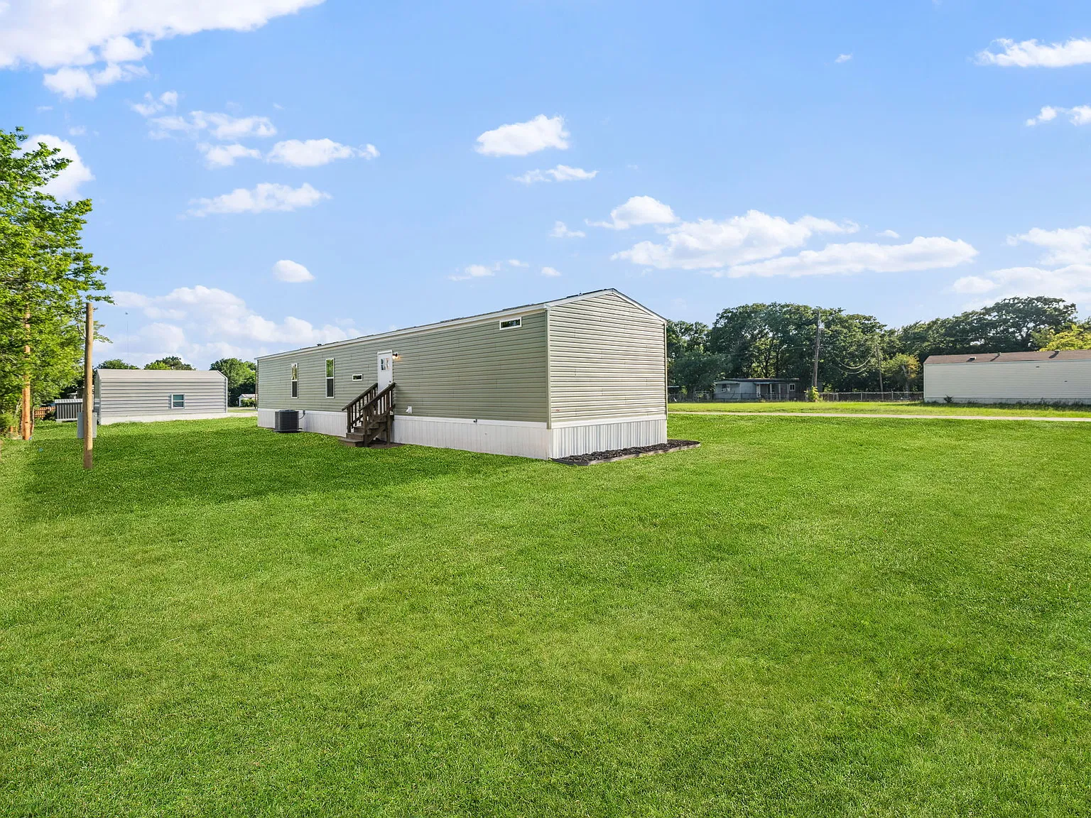 3 bed, 1152 sqft, $1,195 — Photo 4