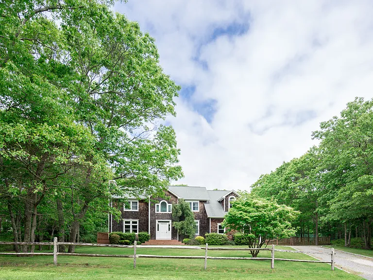 1 Mountain Laurel Ln — Photo 2