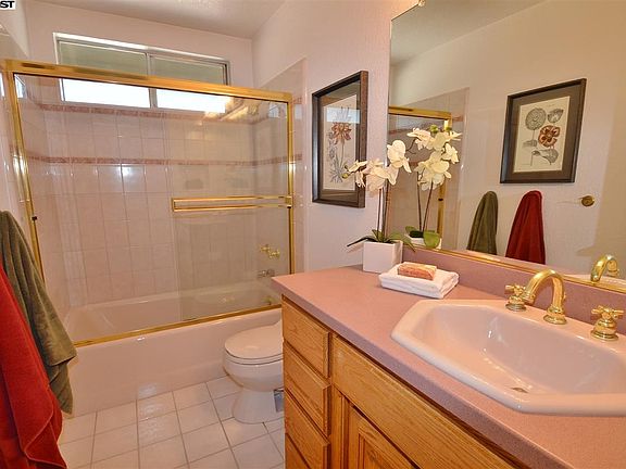 5th image of 714 Bonita Ave