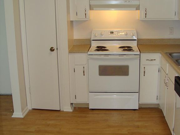 2nd image of 1638 Lancashire Ct APT H