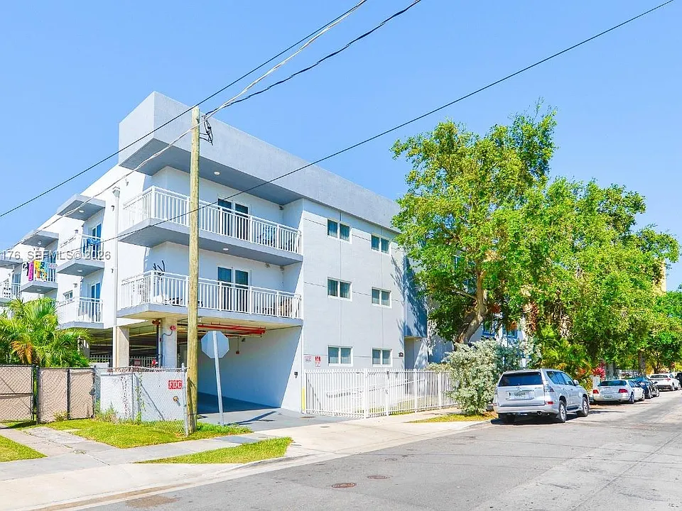 1029 NW 3rd St #202