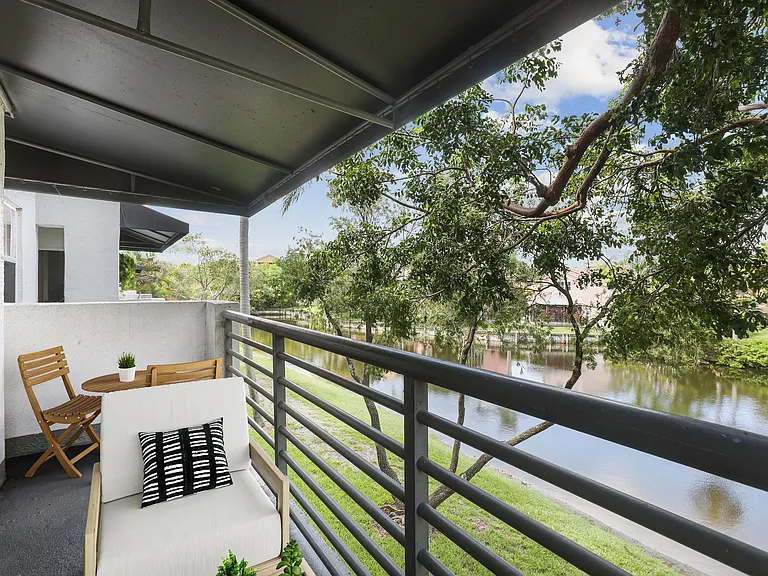 Sheridan Ocean Club Apartments — Photo 83
