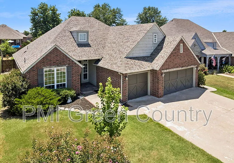 7305 E Indianola St — Photo 39