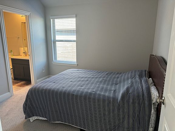 3rd image of 4704 Hammerstein Blvd