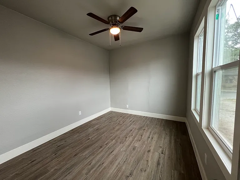 107 Stanley Ct #4 — Photo 5
