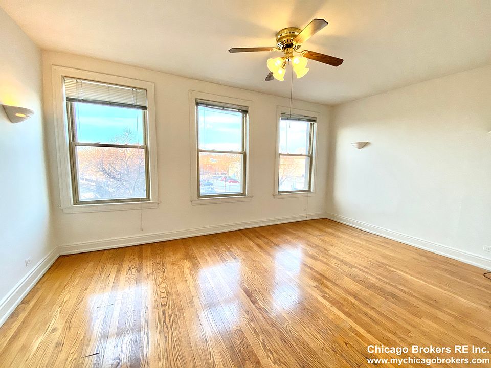 1st image of 2207 W Montrose Ave