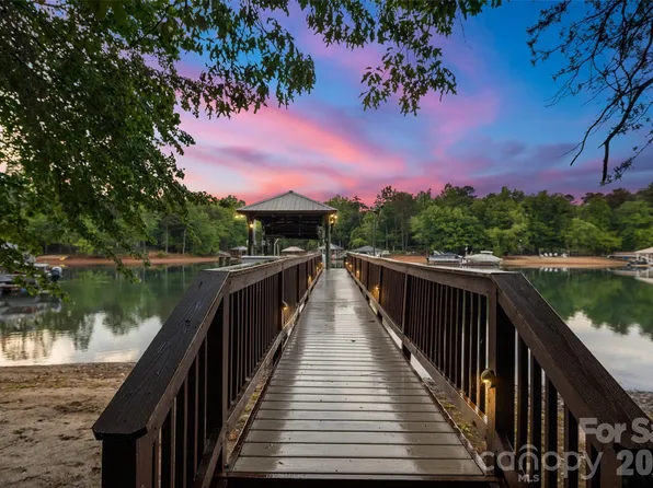 4685 Eagle Pointe Ct, Denver, NC 28037