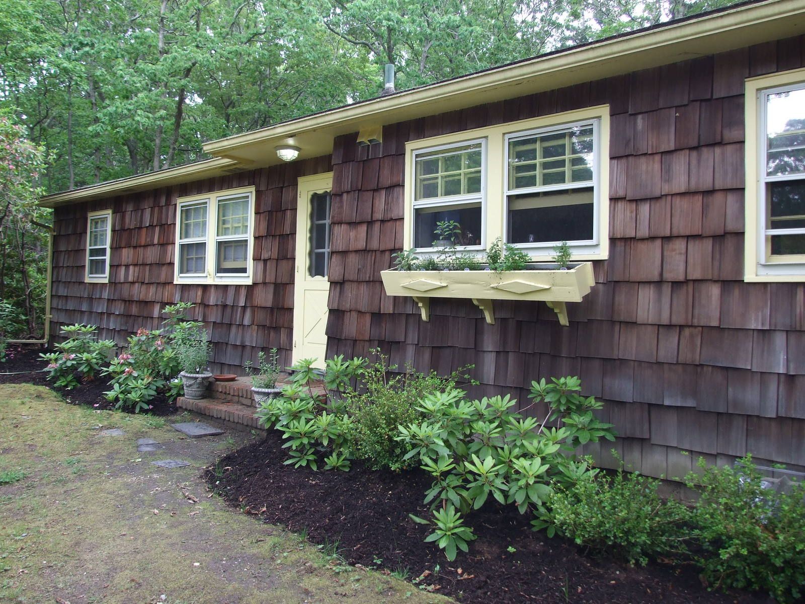 23 Kings Point Rd in East Hampton Out East