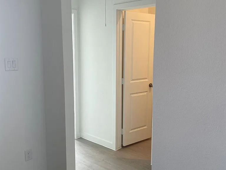 545 Shoreview Dr — Photo 17