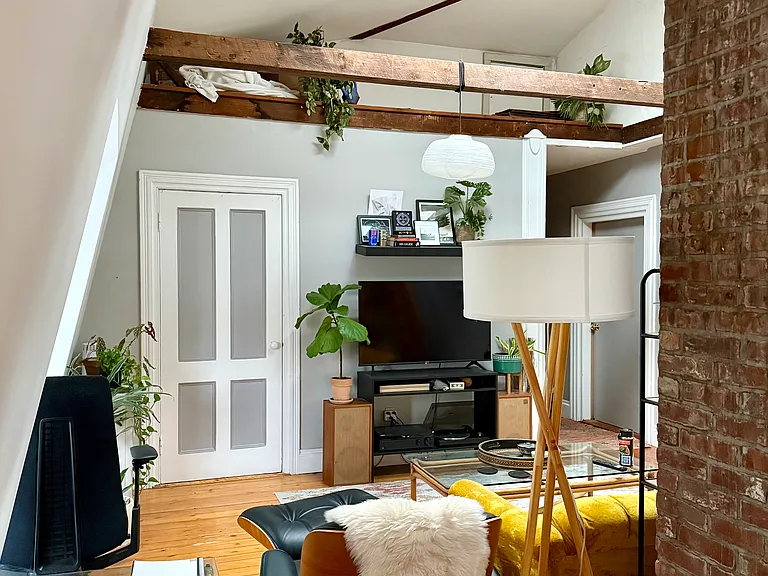 343 Broadway St #3E — Photo 4