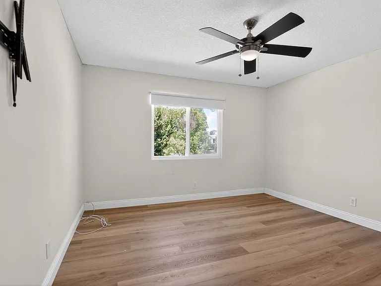2173 Arbor Cir — Photo 37