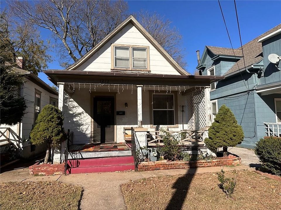1st image of 1212 W 41st St #1212