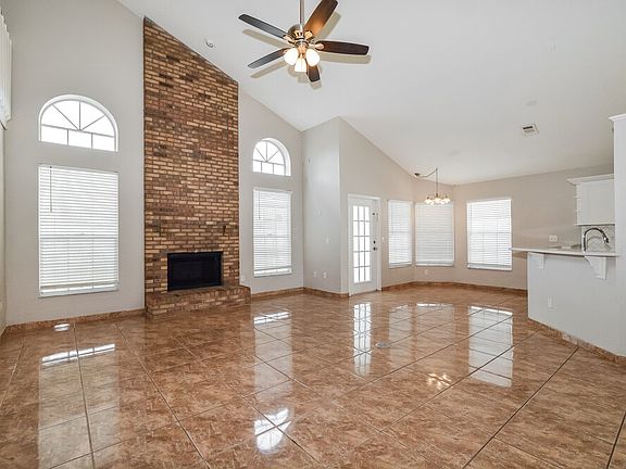 5th image of 12612 Belrose Ave