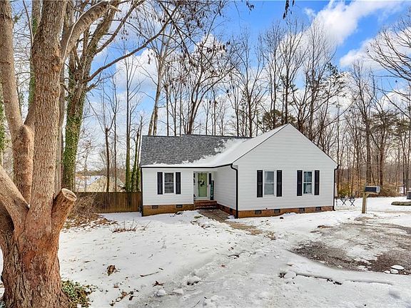 2nd image of 966 Chatfield Dr