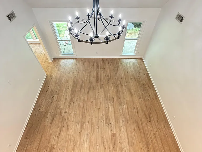 215 Glen Holly Dr — Photo 5
