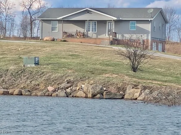 13931 Wooster St NW, North Lawrence, OH 44666