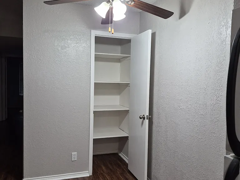 406 Matt Ln — Photo 16