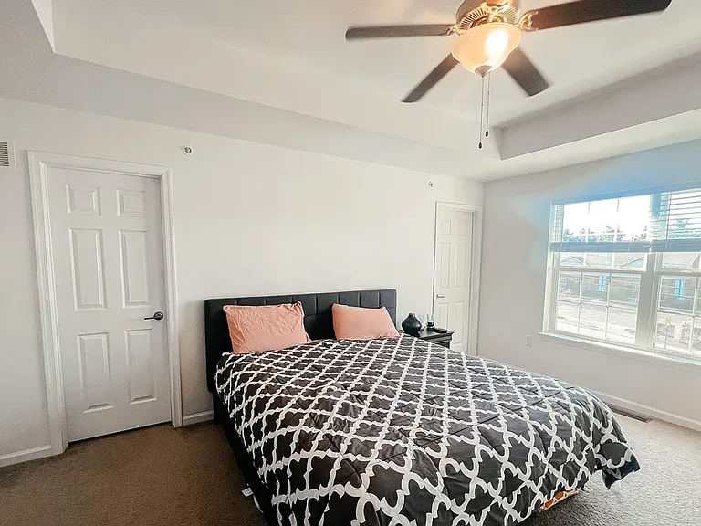 1057 Chapman Cir — Photo 12