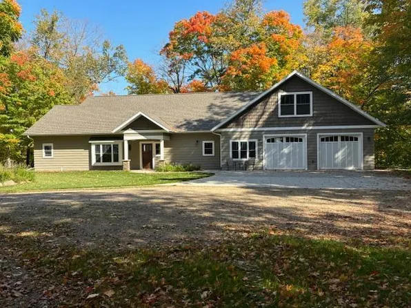 24451 Johnson Ln, Pelican Rapids, MN 56572