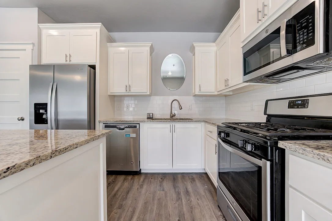 207 West Apache Street - Listing unit - 1 — Photo 2