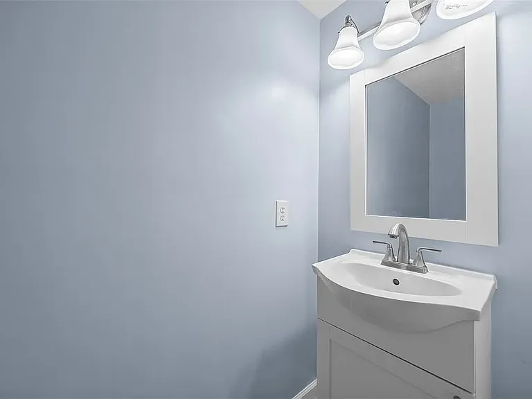 402 Hunting Creek Rd — Photo 4