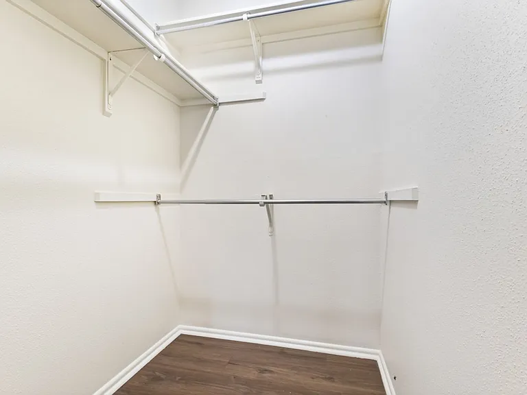 1514 Vista Hill St — Photo 15