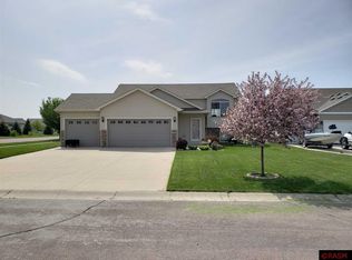 100 Kingsmill Ct, Mankato, MN 56001