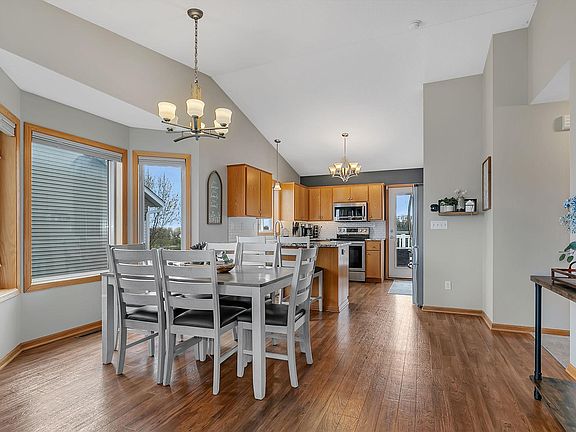4th image of 1136 Orchid Dr NE