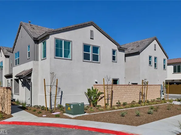 16573 Bottlebrush Ln #3, Fontana, CA 92336